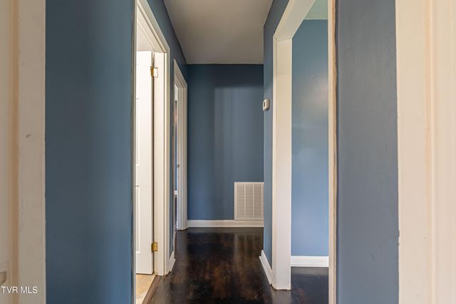 250 Crescent Drive, Bristol, VA 24201