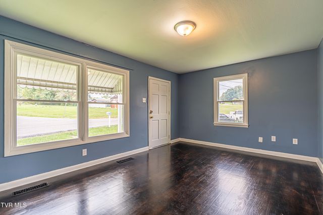 250 Crescent Drive, Bristol, VA 24201