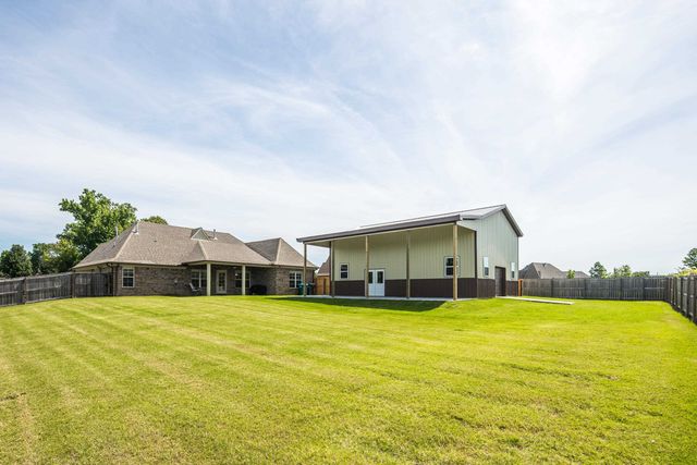 495 BLACK ANKLE DR, Oakland, TN 38060