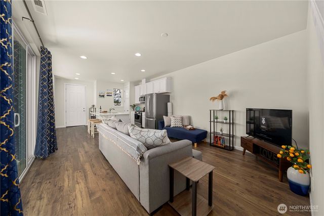 13218 192nd Avenue E, Bonney Lake, WA 98391