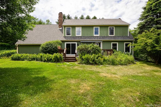 143 Starbarrack Road, Red Hook, NY 12571