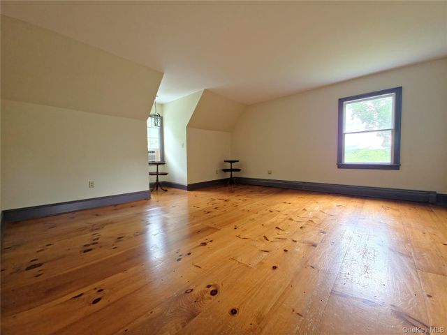 143 Starbarrack Road, Red Hook, NY 12571