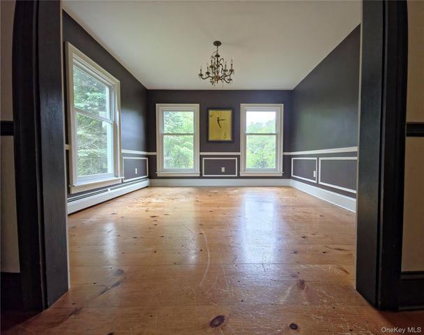 143 Starbarrack Road, Red Hook, NY 12571