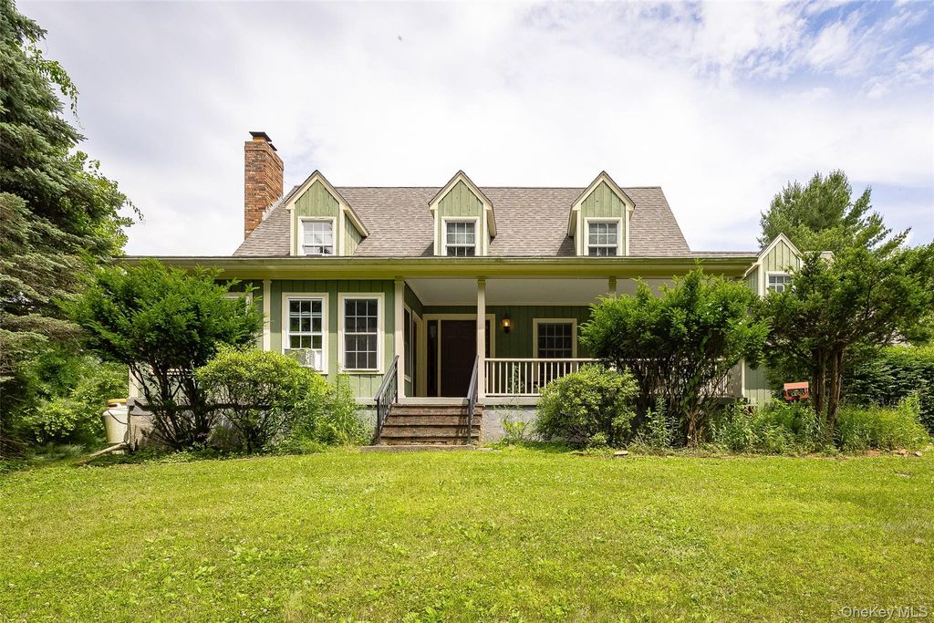 143 Starbarrack Road, Red Hook, NY 12571