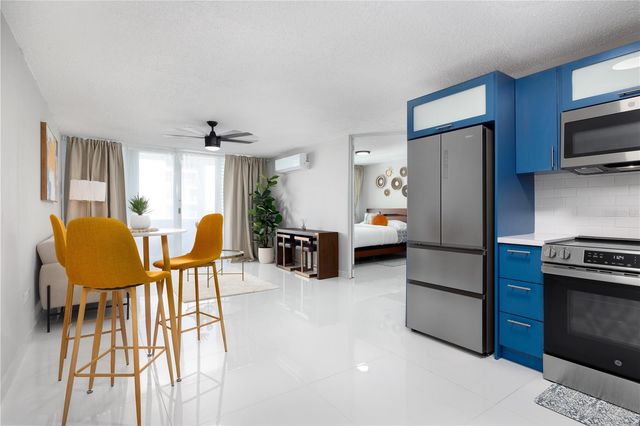 4123 AVE ISLA VERDE, Carolina, PR 00979