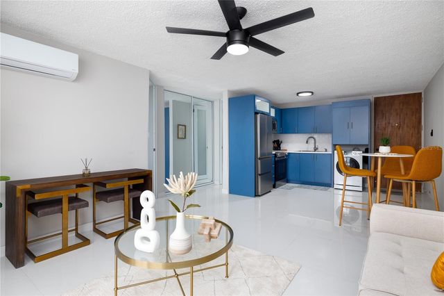 4123 AVE ISLA VERDE, Carolina, PR 00979