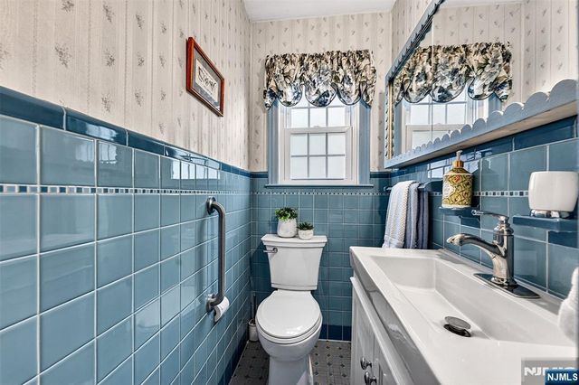 68 Ilford Avenue, North Arlington, NJ 07031