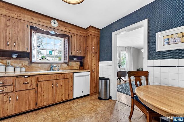 68 Ilford Avenue, North Arlington, NJ 07031