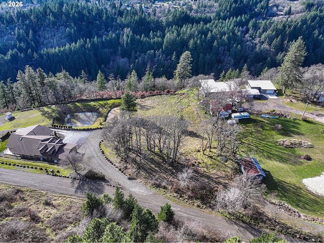 1170 Sw THORNTON Dr, White Salmon, WA 98672