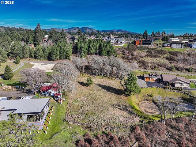 1170 Sw THORNTON Dr, White Salmon, WA 98672