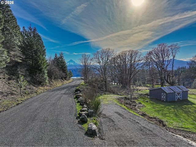 1170 Sw THORNTON Dr, White Salmon, WA 98672