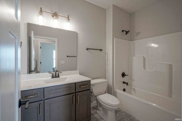 825 Ravenstone Drive, Lafayette, IN 47909