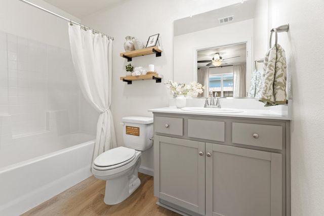 30611 Marigold Road, Visalia, CA 93291