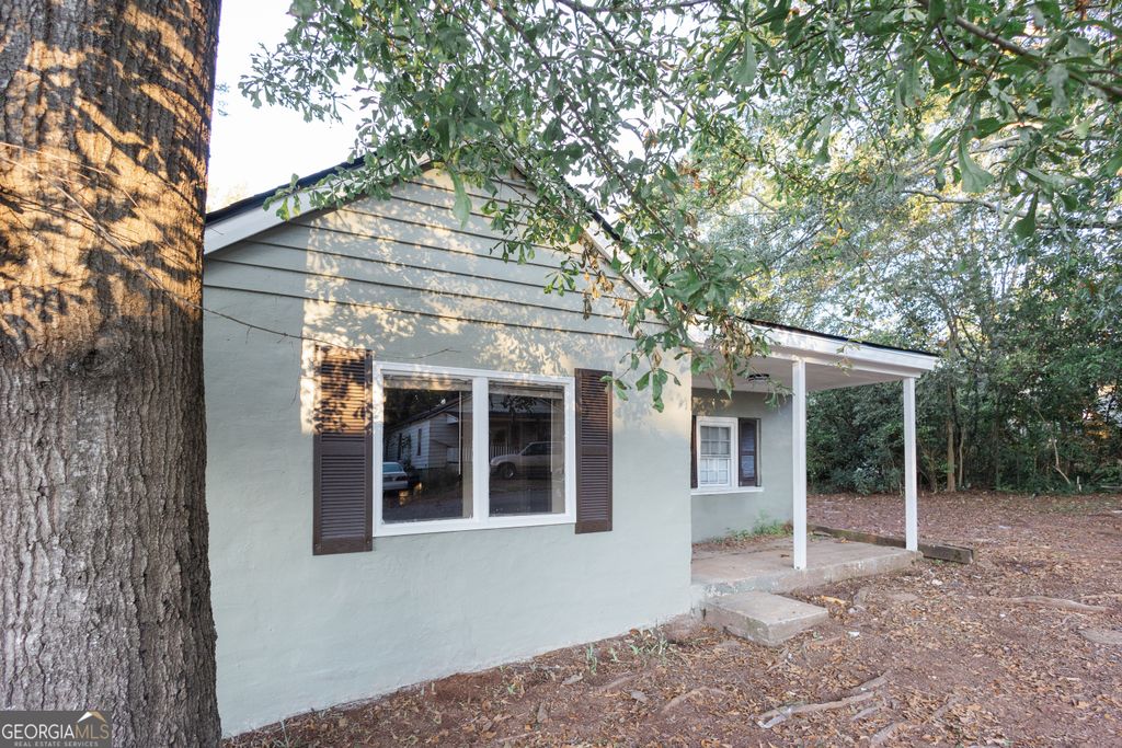 1465 Pine Drive, Griffin, GA 30223
