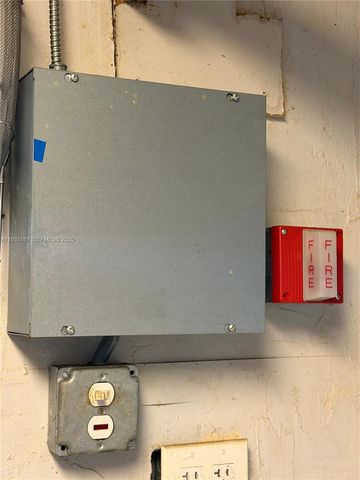 4700 NW 7th St unit 12-13, Miami, FL 33126