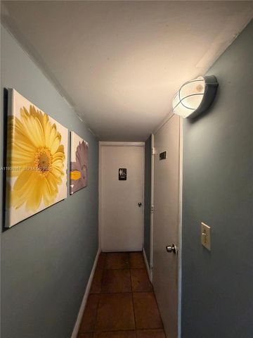 4700 NW 7th St unit 12-13, Miami, FL 33126