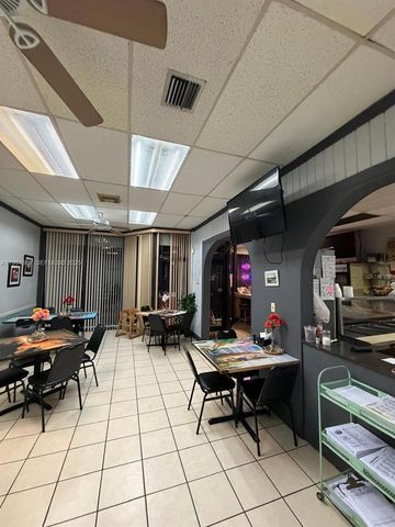 4700 NW 7th St unit 12-13, Miami, FL 33126