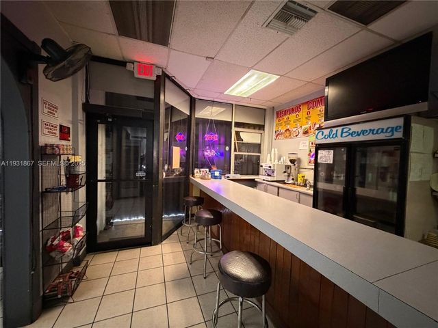 4700 NW 7th St unit 12-13, Miami, FL 33126