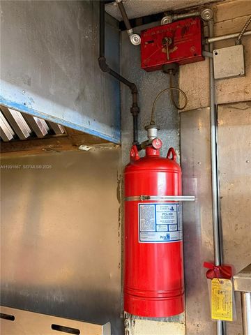 4700 NW 7th St unit 12-13, Miami, FL 33126