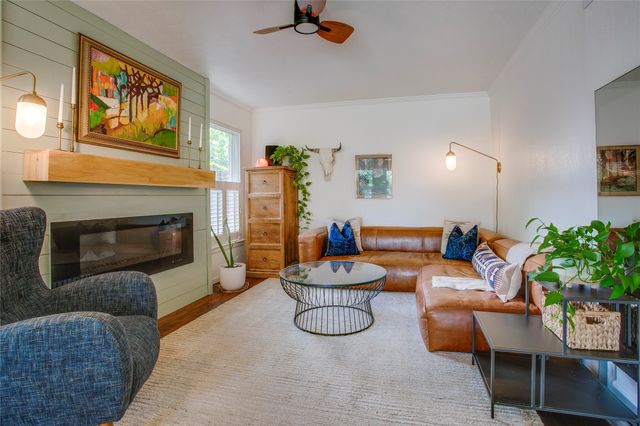 2627 W 10th Street, Dallas, TX 75211