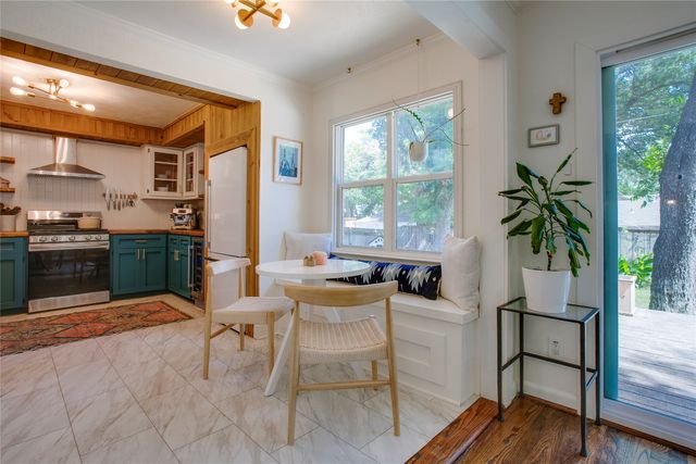 2627 W 10th Street, Dallas, TX 75211