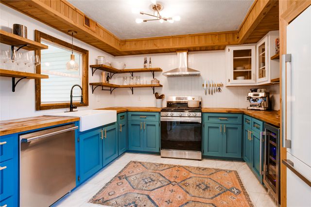 2627 W 10th Street, Dallas, TX 75211