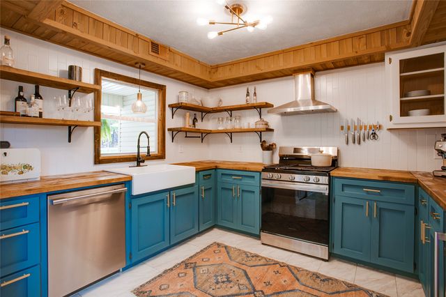 2627 W 10th Street, Dallas, TX 75211
