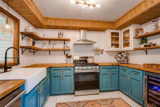 2627 W 10th Street, Dallas, TX 75211