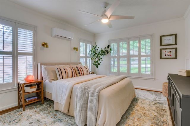 2627 W 10th Street, Dallas, TX 75211