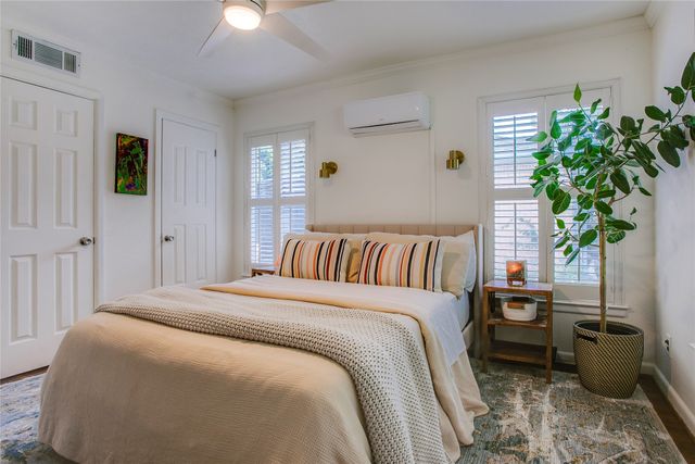 2627 W 10th Street, Dallas, TX 75211