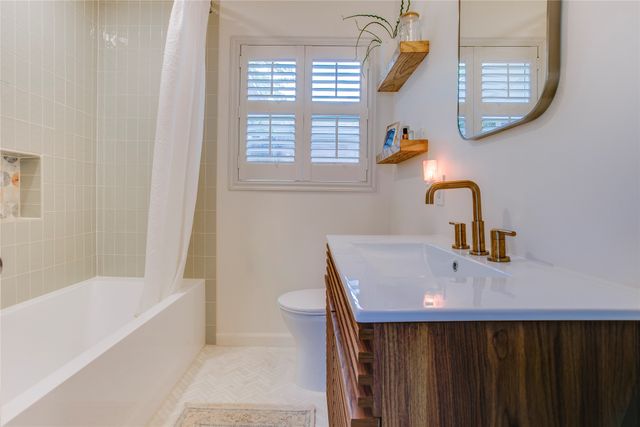 2627 W 10th Street, Dallas, TX 75211