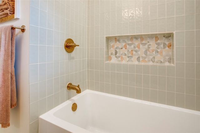 2627 W 10th Street, Dallas, TX 75211