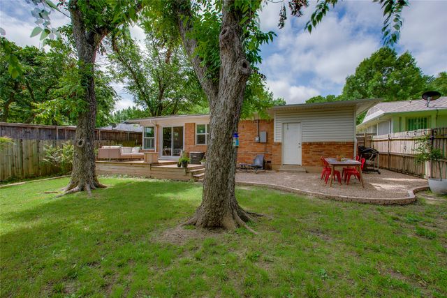 2627 W 10th Street, Dallas, TX 75211