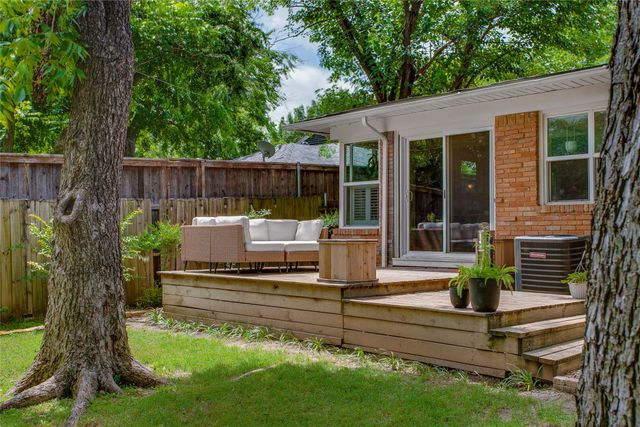 2627 W 10th Street, Dallas, TX 75211
