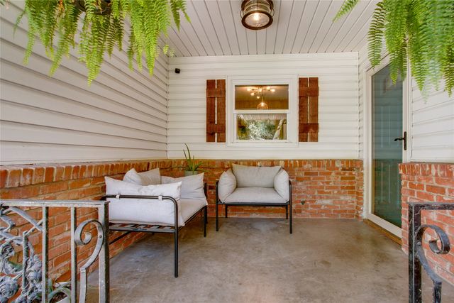 2627 W 10th Street, Dallas, TX 75211