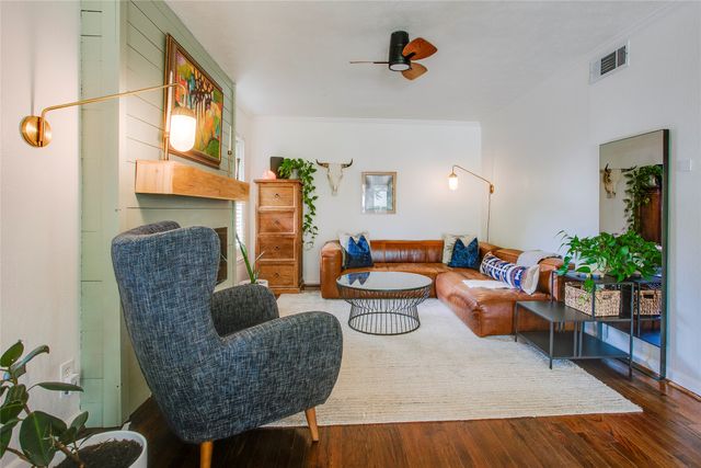 2627 W 10th Street, Dallas, TX 75211