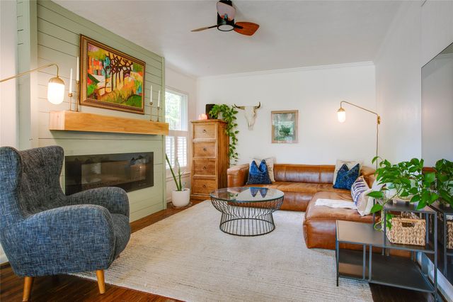 2627 W 10th Street, Dallas, TX 75211