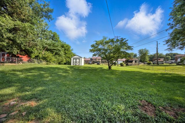 404 Lisle Dr, Clarksville, TN 37042