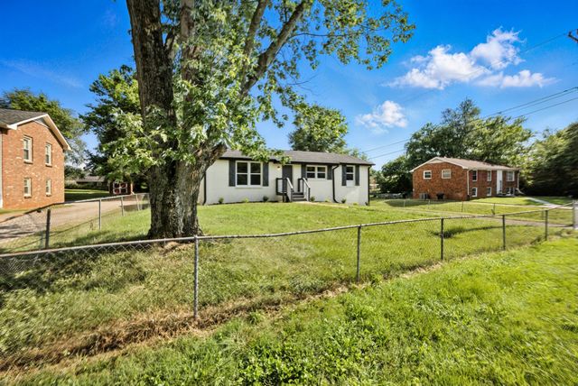 404 Lisle Dr, Clarksville, TN 37042