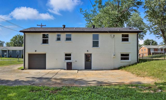 404 Lisle Dr, Clarksville, TN 37042