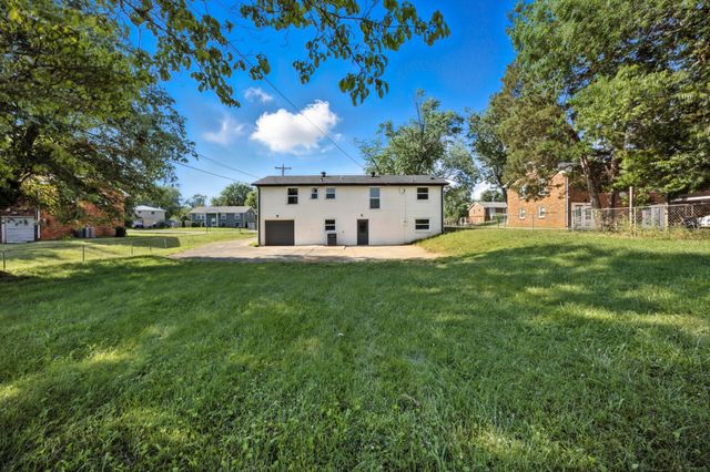 404 Lisle Dr, Clarksville, TN 37042