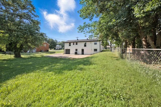 404 Lisle Dr, Clarksville, TN 37042
