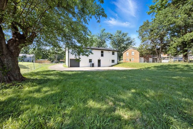 404 Lisle Dr, Clarksville, TN 37042
