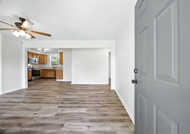 404 Lisle Dr, Clarksville, TN 37042