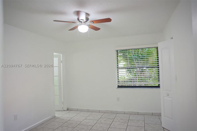 445 W Park Dr 102-4, Miami, FL 33172