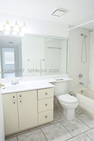 445 W Park Dr 102-4, Miami, FL 33172