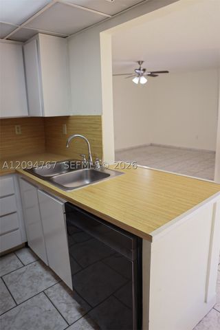 445 W Park Dr 102-4, Miami, FL 33172