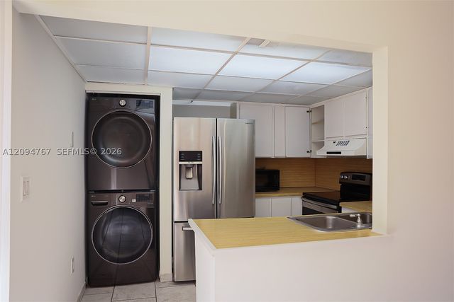 445 W Park Dr 102-4, Miami, FL 33172