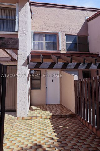 445 W Park Dr 102-4, Miami, FL 33172