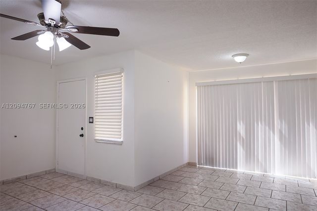 445 W Park Dr 102-4, Miami, FL 33172